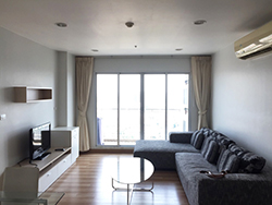 Light, spacious <strong>Bangna apartment for rent</strong>