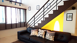 Beautiful duplex <strong>condo 3 mins walk to Ratchadamri</strong>