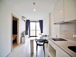 Rhythm Sukhumvit 42 | <strong>apartment for rent in Ekamai</strong>