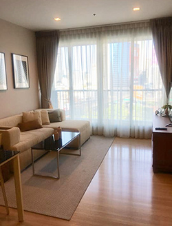 Rhythm Sathorn <strong>Saphan Taksin flat apartment for rent</strong>