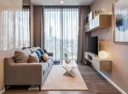 Whizdom Essence Sukhumvit condo for rent