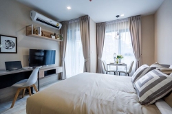 Life One Wireless <strong>Ploenchit Phloen Chit apartment condo flat for rent</strong>