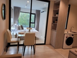 Life One Wireless <strong>Ploenchit Phloen Chit apartment condo flat for rent</strong>